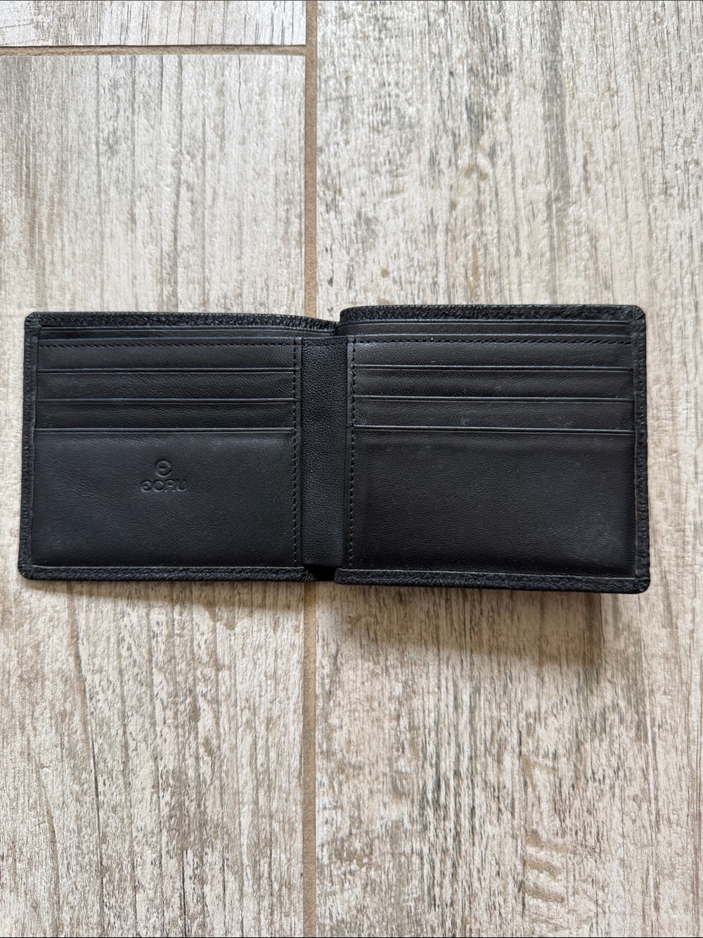 Ecru Black Leather Bi-Fold Card Holder